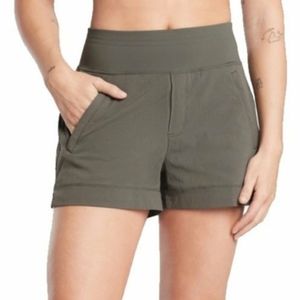 Athleta Trekkie North Short Size 6